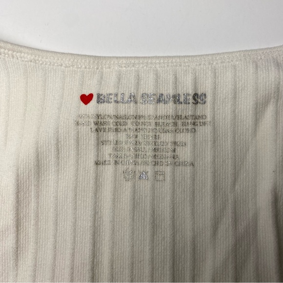 Bella Seamless | Women’s Short Sleeve Top Size S/M - Picture 3 of 5